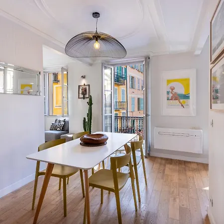 Magnifique Balcon Au Coeur Du Vieux-nice *